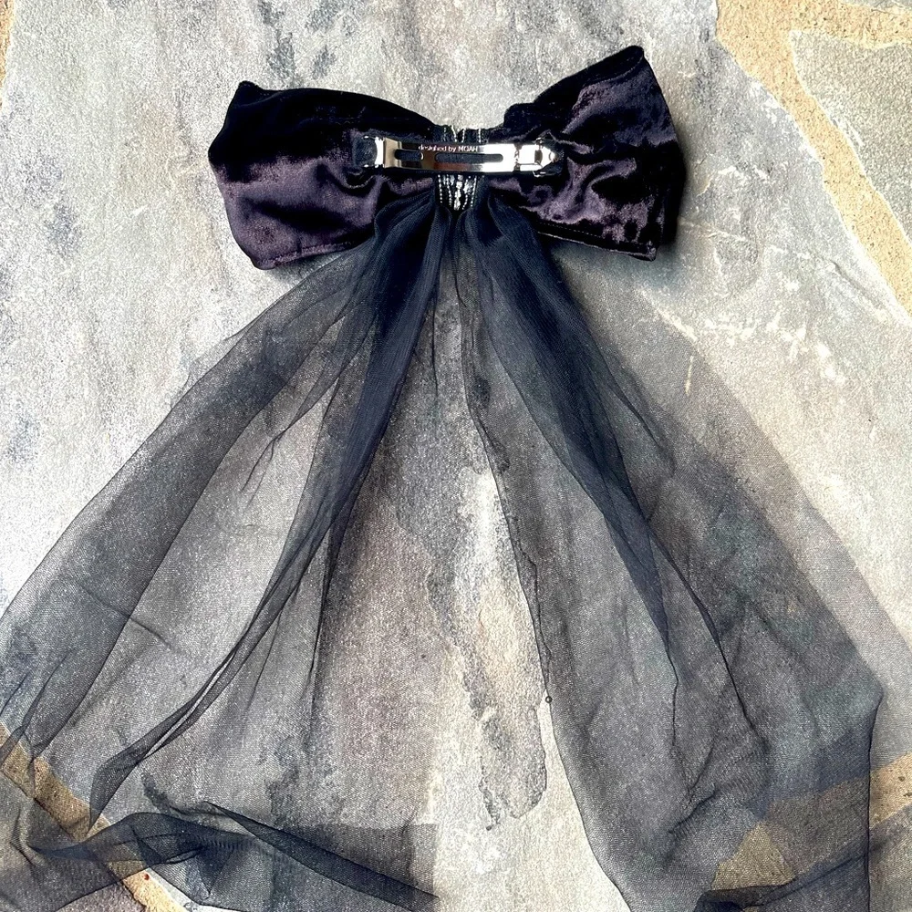 New🌟Velvet Droopy Bow